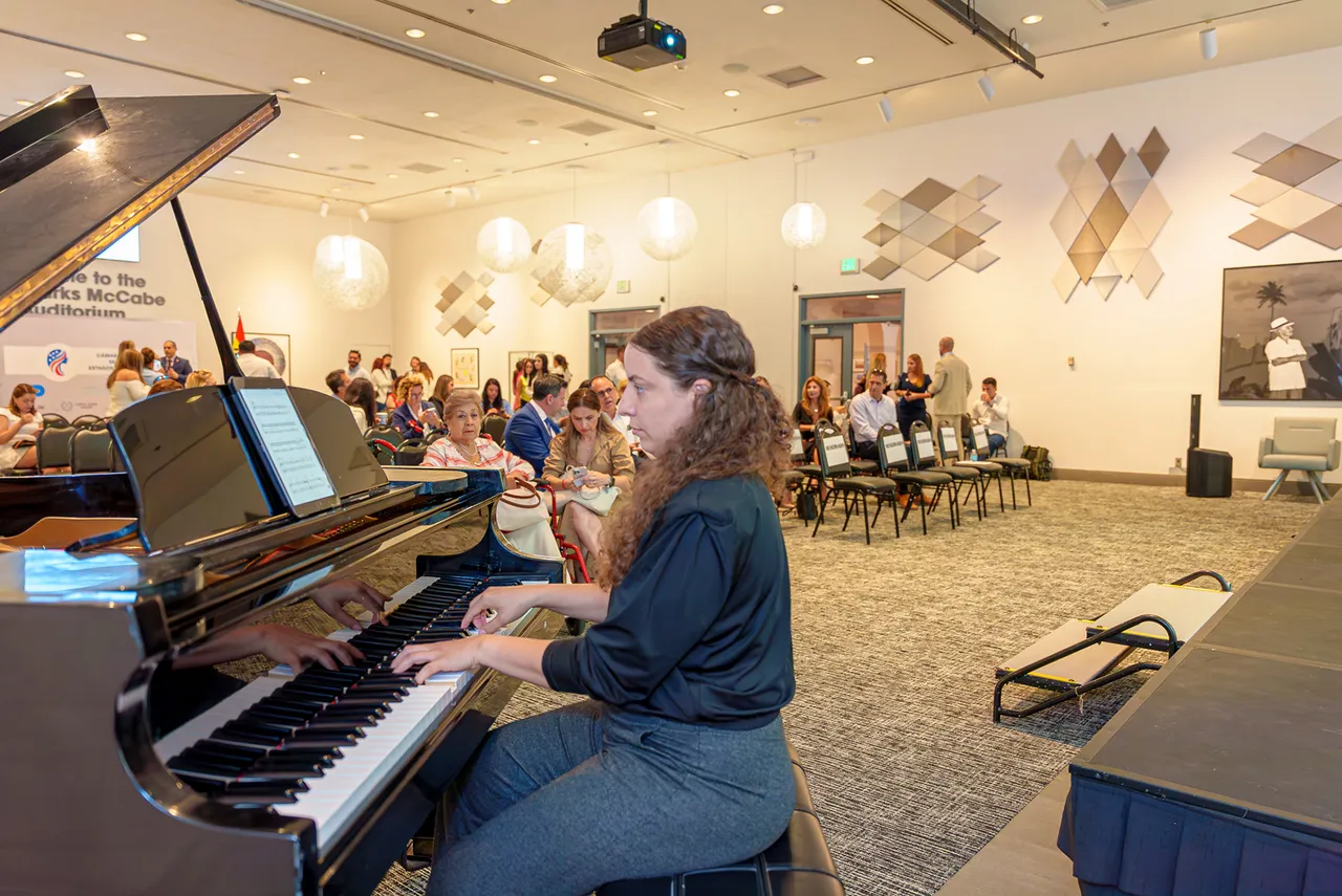Miami Women's Chamber of Commerce – Launch Event, photo 4