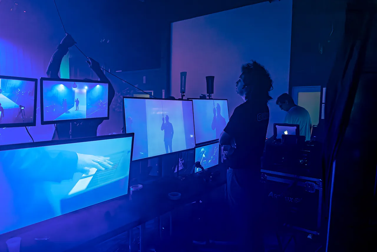 305Color – Backstage / BTS, photo 4