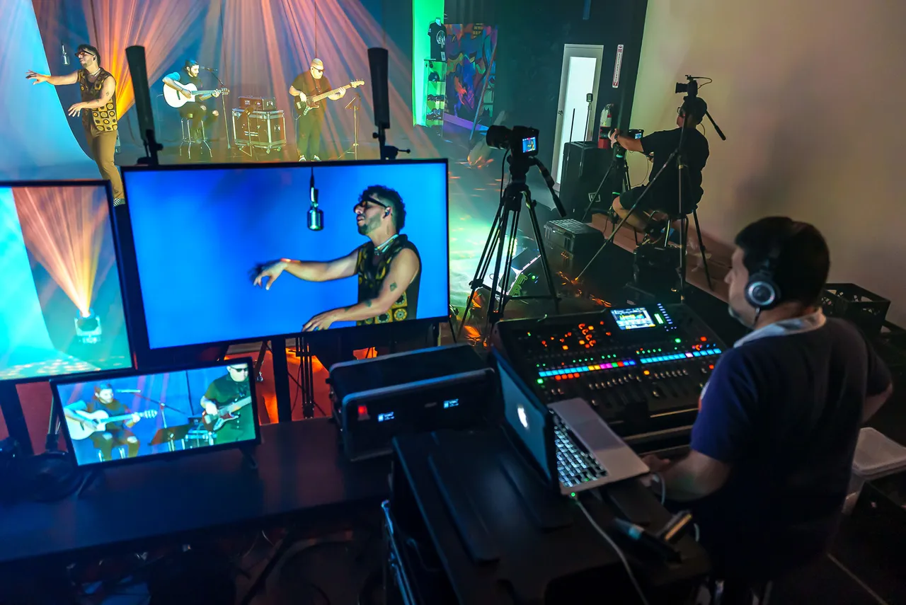 305Color – Backstage / BTS, photo 10